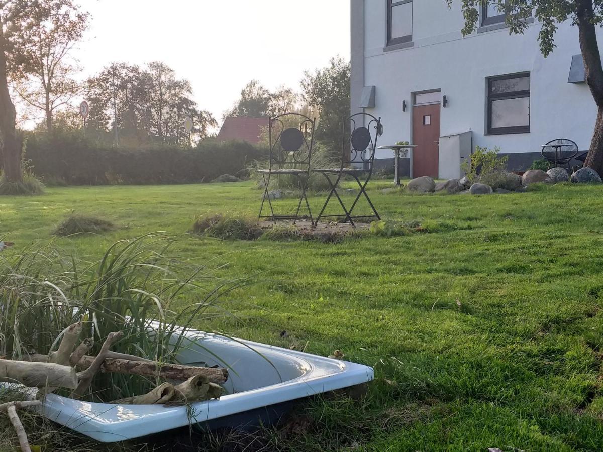 Bed and Breakfast Ahoi Wesselburenerkoog Esterno foto